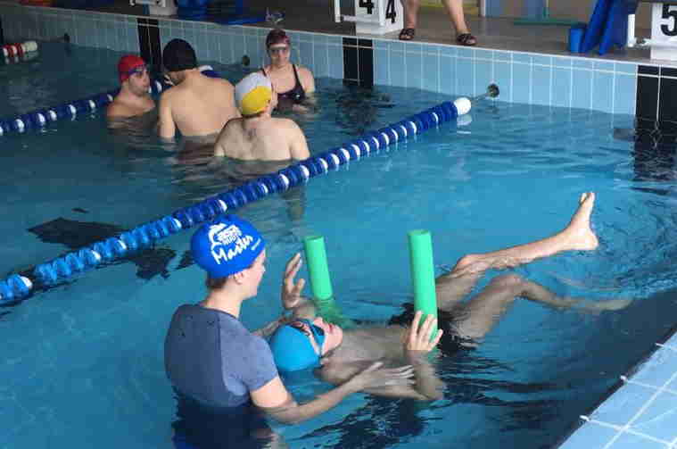 Il nuoto per tutti: quando l’inclusione si fa in piscina…