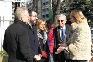 La sindaca Ivonne Cosciotti accompagna il Prefetto Renato Saccone in visita al Satellite