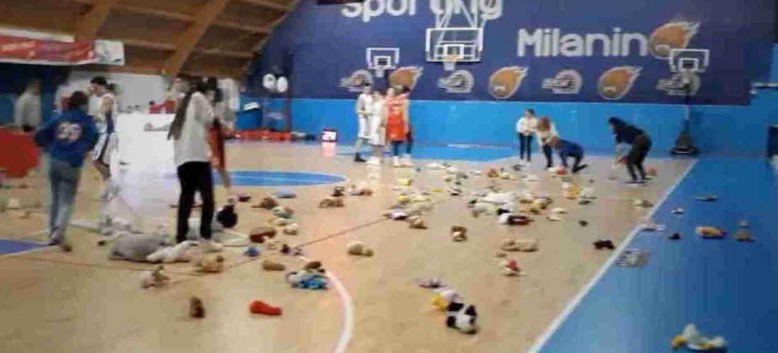 Grande sorpresa per i piccoli degenti di Pediatria del Bassini grazie al TEDDY BEAR TOSS