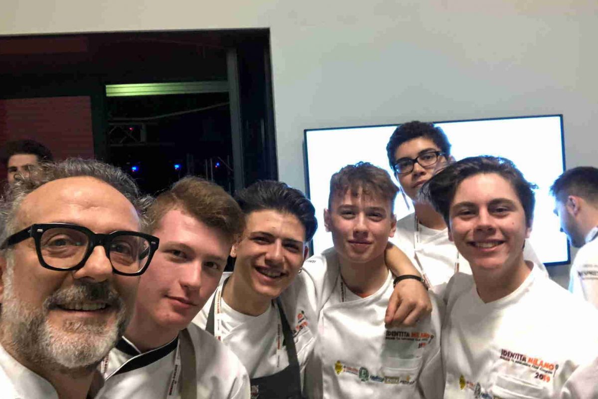 A scuola con gli chef stellati: gli allievi del Mazzini protagonisti alla rassegna milanese Identità Golose