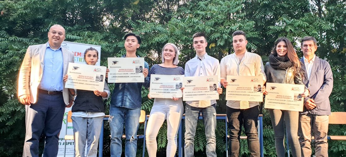 Consegnate agli allievi del Mazzini, 7 borse di studio Balilla Paganelli