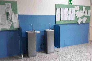 Scuola Forlanini: installate colonnine d’acqua potabile per sensibilizzare gli studenti
