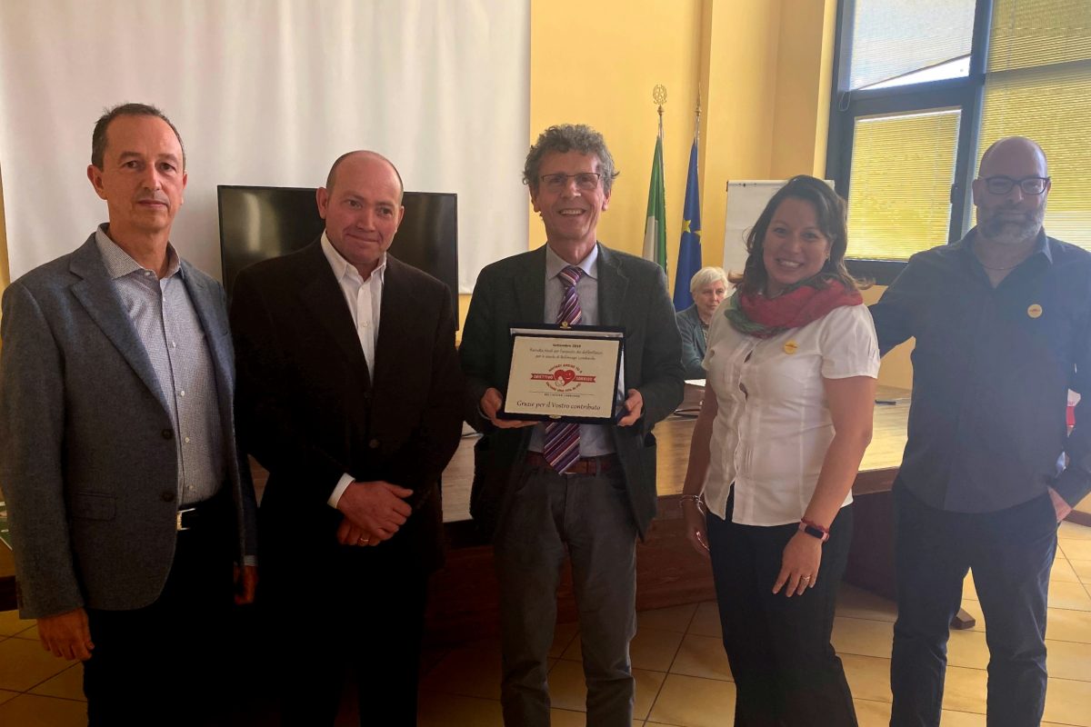 BCC Milano dona un defibrillatore alle scuole di Bellinzago nell’ambito del progetto OBIETTIVO SORRISO