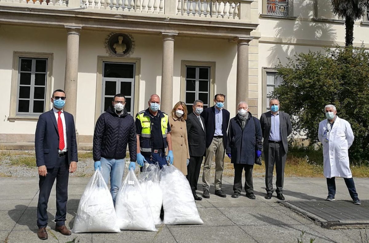 Pioltello e FARCOM al fianco degli operatori sanitari: donati 360 kit di protezione