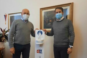 Il Comune di Cinisello Balsamo dona ai commercianti le colonnine per la sanificazione delle mani