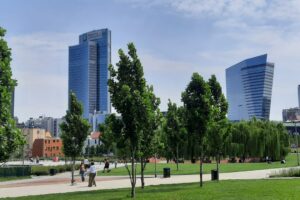 Turismo lombardo stretto tra guerra e rincari