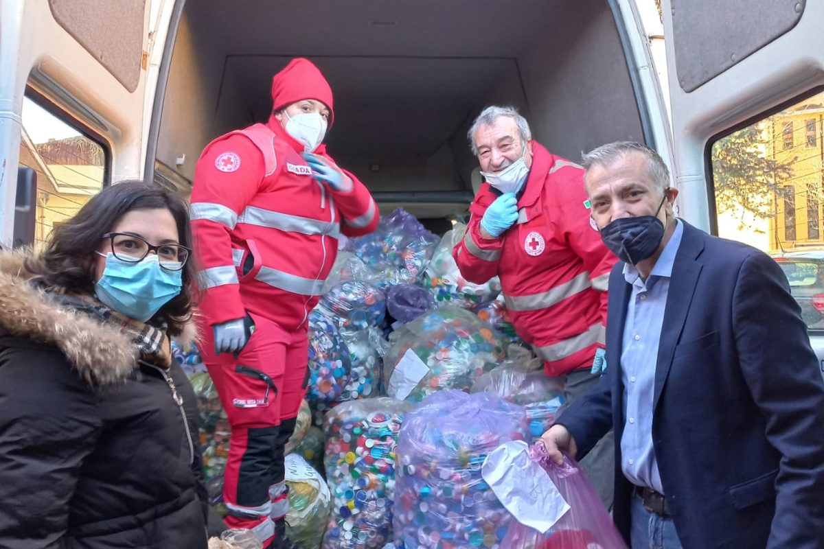 Grande successo dell’iniziativa ‘Un tappo per il pianeta’