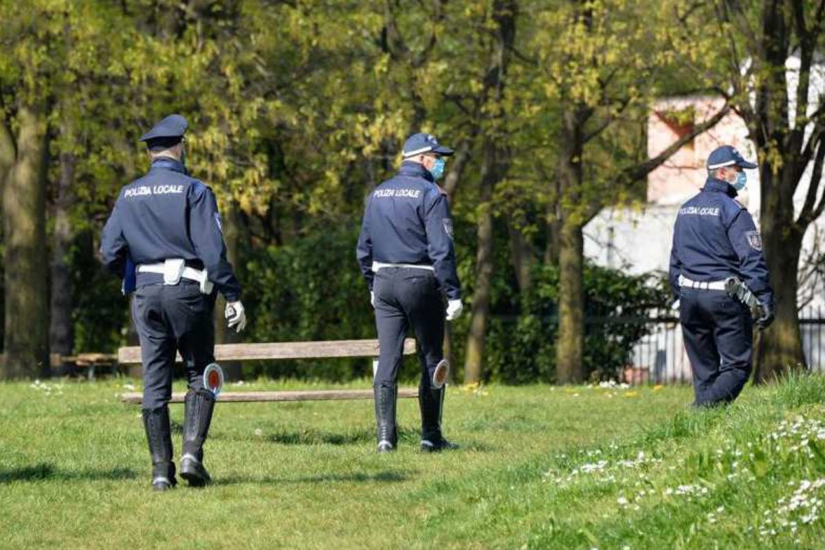 Decoro delle aree verdi: la Polizia Locale si dota di un innovativo sistema di sorveglianza con fototrappole