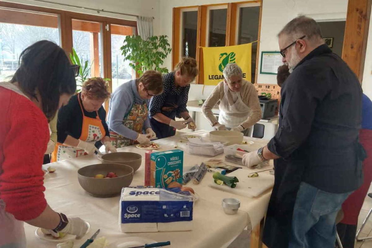 Il Social Market Nord Milano promuove un corso di cucina per un menu sano con soli 10€