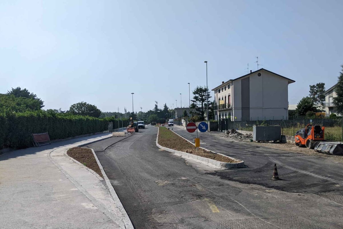 In estate, cantieri e lavori per la riqualificazione e la manutenzione di scuole, centri sportivi, parchi e strade