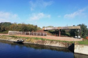 Paderno Dugnano: demolita la passerella ciclopedonale all’interno del parco del Seveso