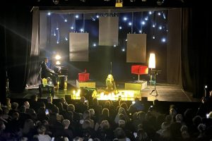 Teatro gremito per lo spettacolo “Quello che le donne… dicono!”