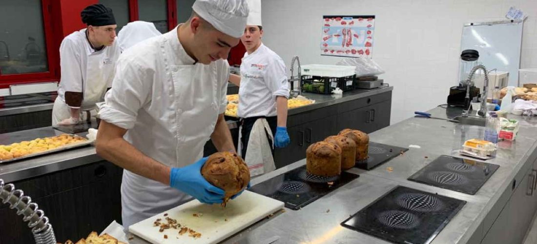 Tutti pazzi per il panettone artigianale dell’Istituto Professionale Fondazione Mazzini