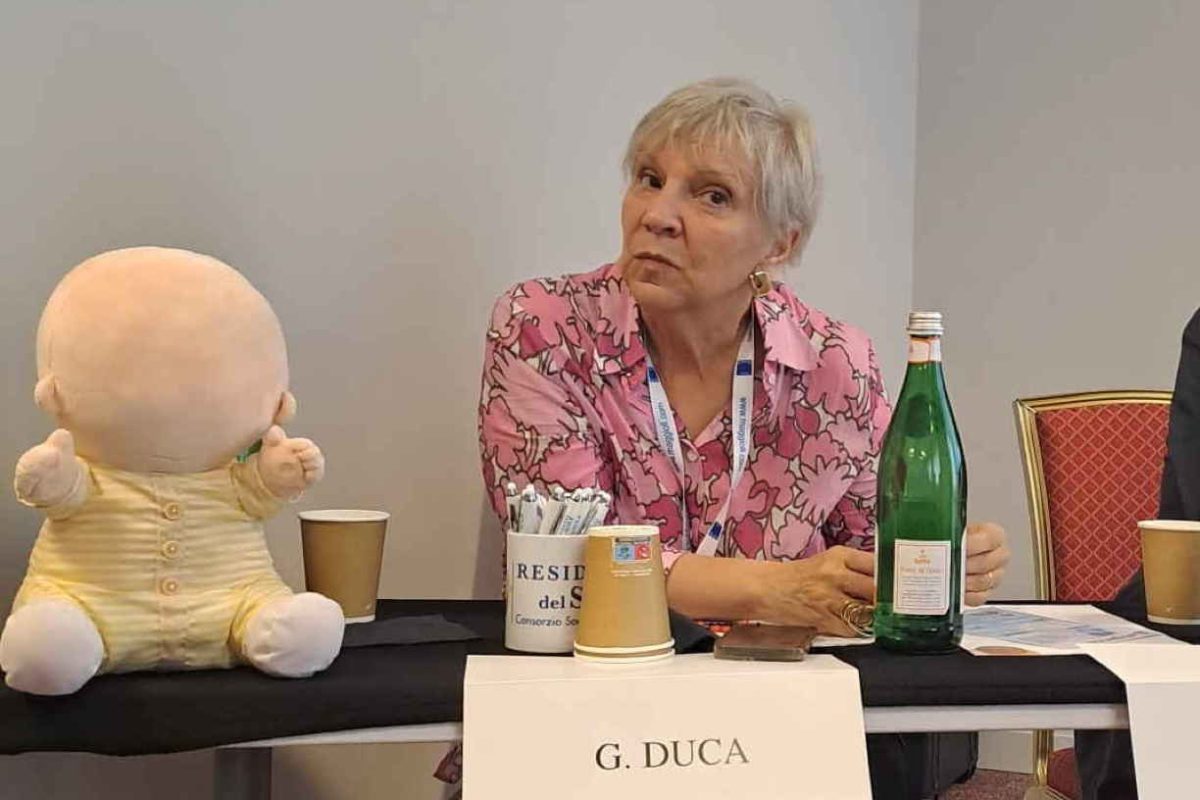 RSA di Cinisello Balsamo cura l’Alzheimer con il robot Hiro: superata la sperimentazione, ora altre strutture lo chiedono