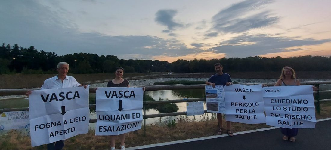 Vasca di laminazione, le accuse di Comitato e residenti: “E’ una fogna a cielo aperto!”.