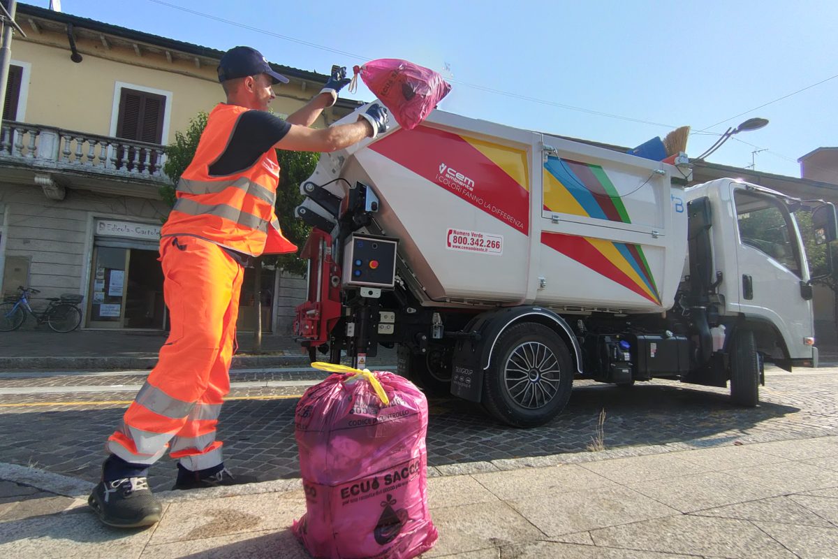 CEM Ambiente cerca operatori ecologici e impiegati