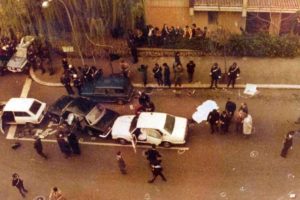 “1978, Corpi e Fantasmi”: l’anno di Aldo Moro, John Travolta, tre Papi e troppi desaparecidos