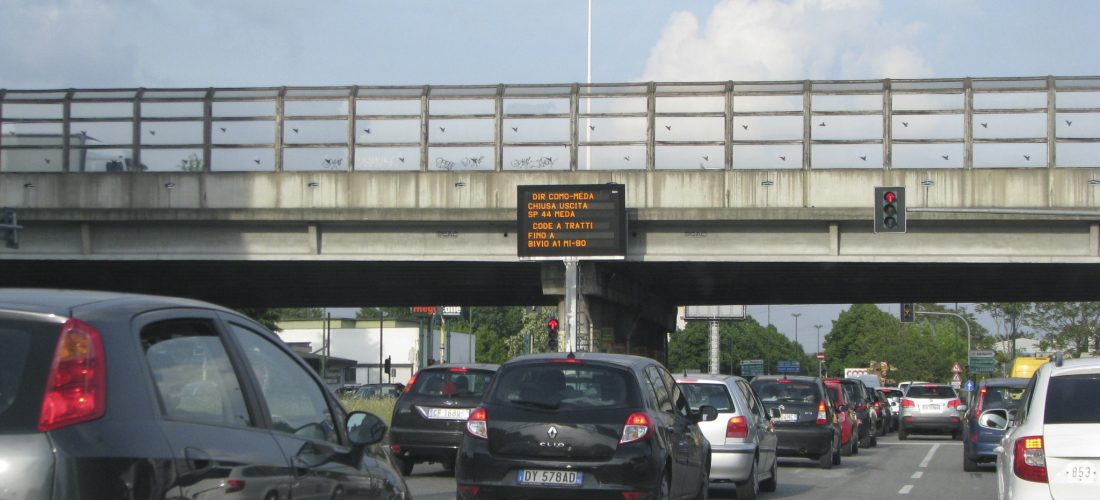 L’implosione del mercato dell’auto dopo le scelte UE: invertire la rotta con un mix di soluzioni