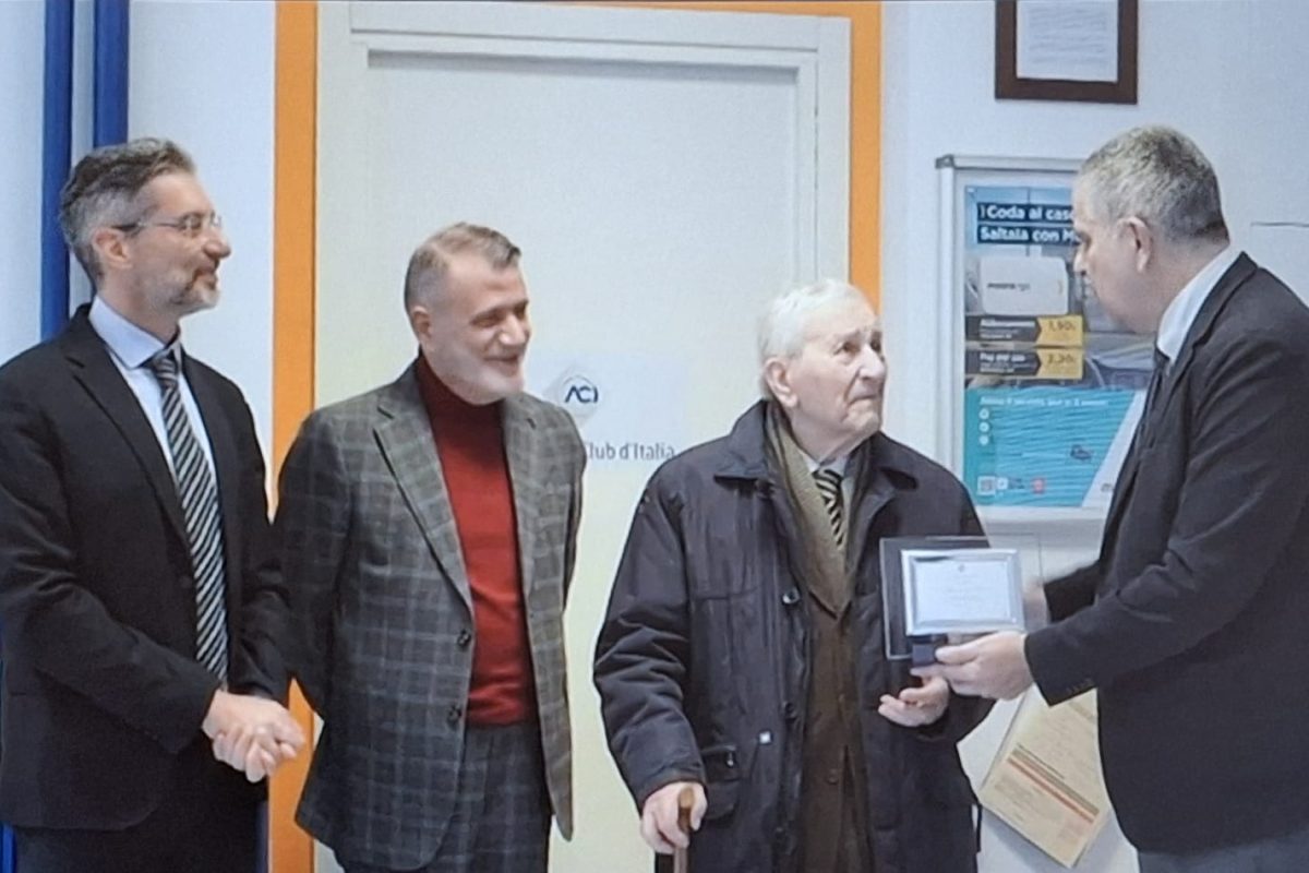 La Delegazione di Sesto premia Fausto Silini, in ACI da 62 anni