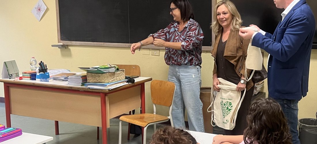 Tornano nelle mense scolastiche la bag antispreco e l’app Menù Chiaro per le famiglie
